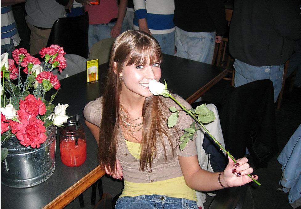 10P Cute and naughty young girl - N. C. 
