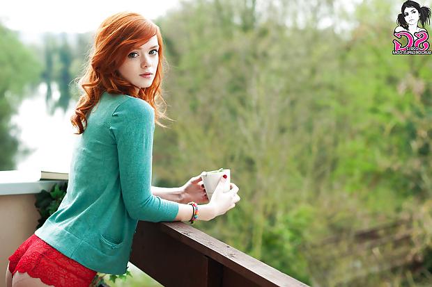 9P Süße Rothaarige von Suicide Girls