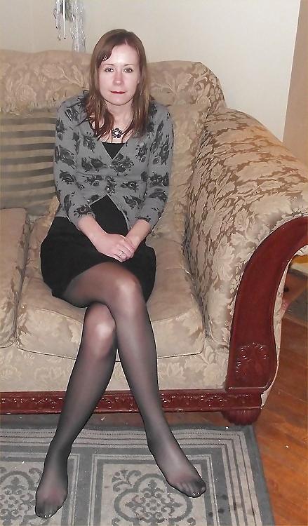 24P Love legs and feet.
