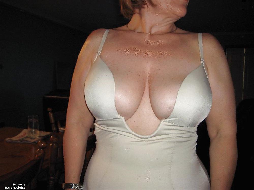 25P Wifelovers and mature real women