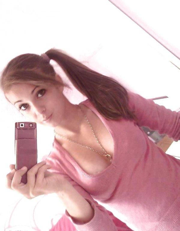 25P Teen Facebook Selfshots - Real Amatuers