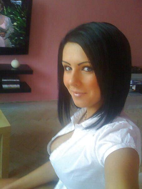 25P Teen Facebook Selfshots - Real Amatuers