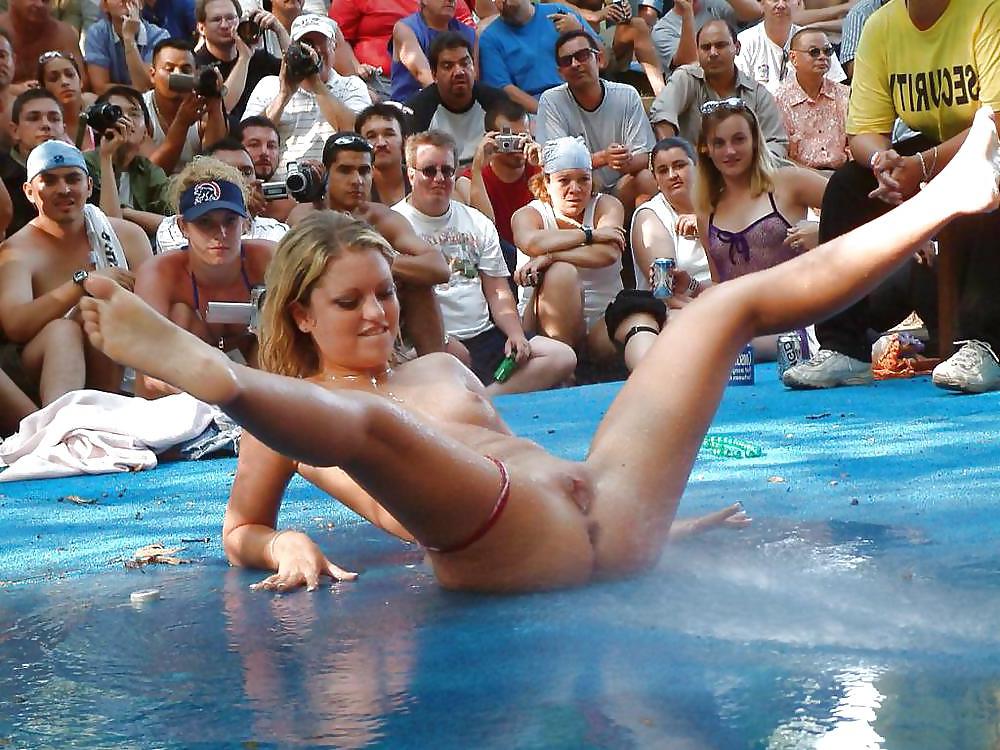 18P Wide and open in Public -77-