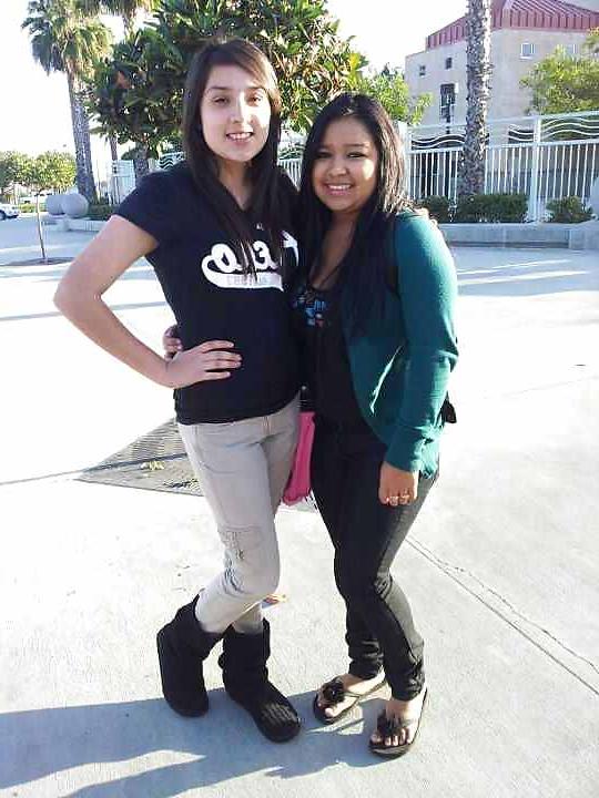 22P Mexican teen yvette and friends feet
