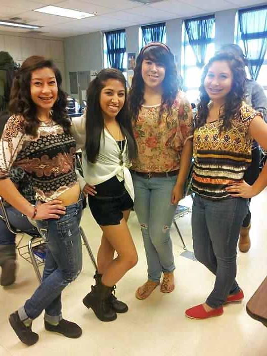 22P Mexican teen yvette and friends feet