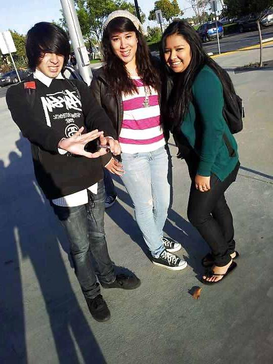 22P Mexican teen yvette and friends feet