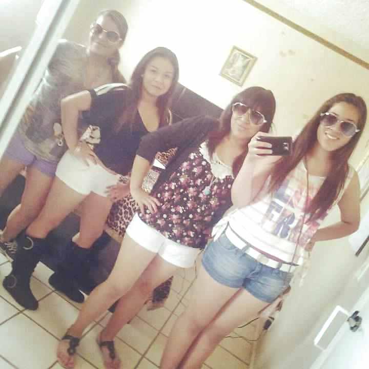 22P Mexican teen yvette and friends feet