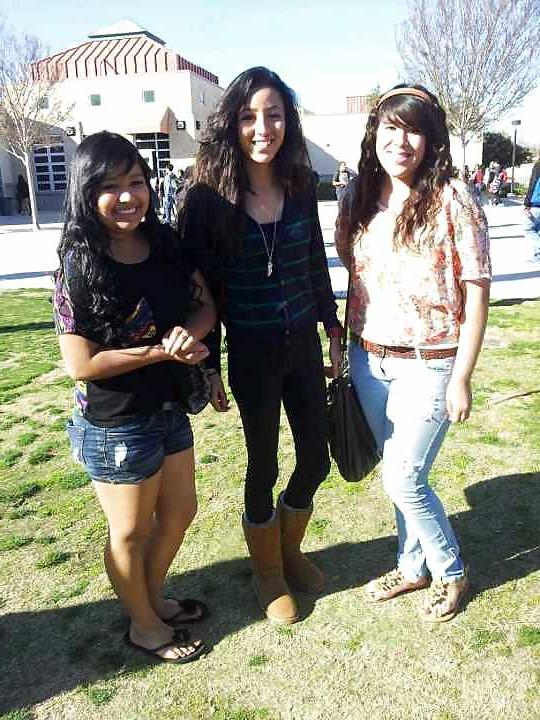 22P Mexican teen yvette and friends feet