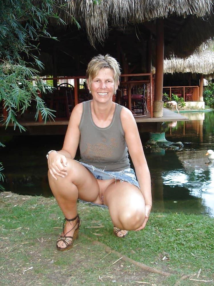 18P Naughty moms in public - N. C. 