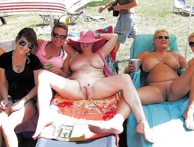 18P Wide and Open in Public -84-