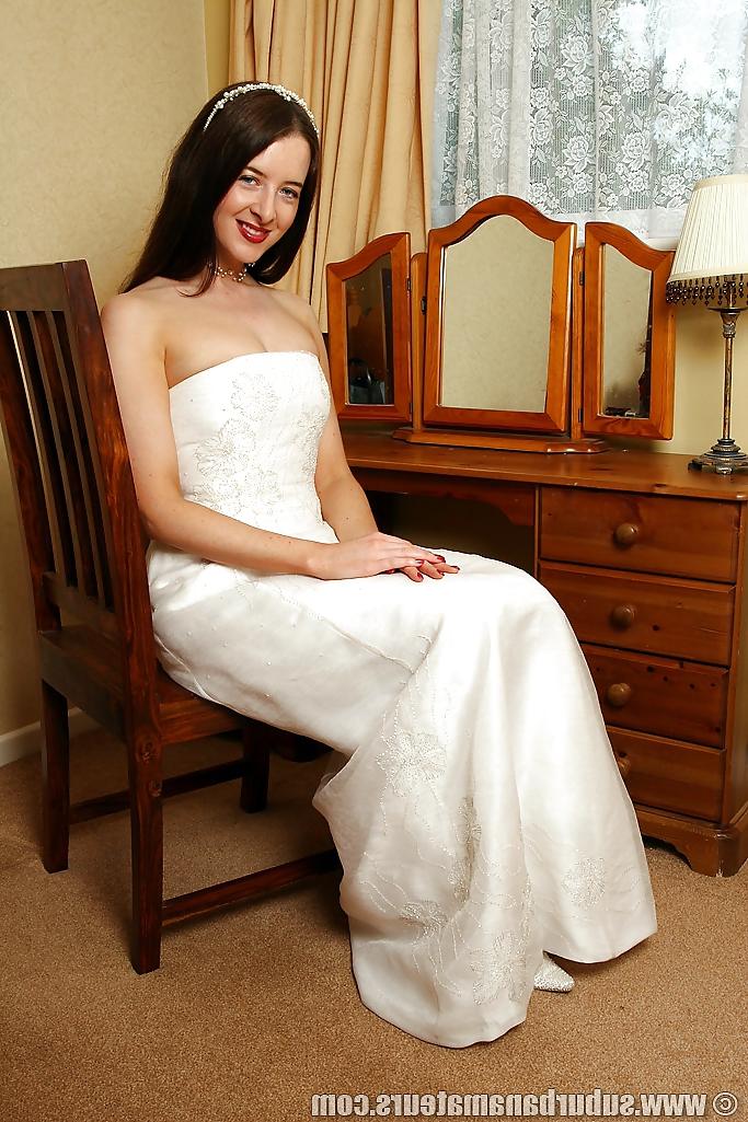 15P Stunning bride rose