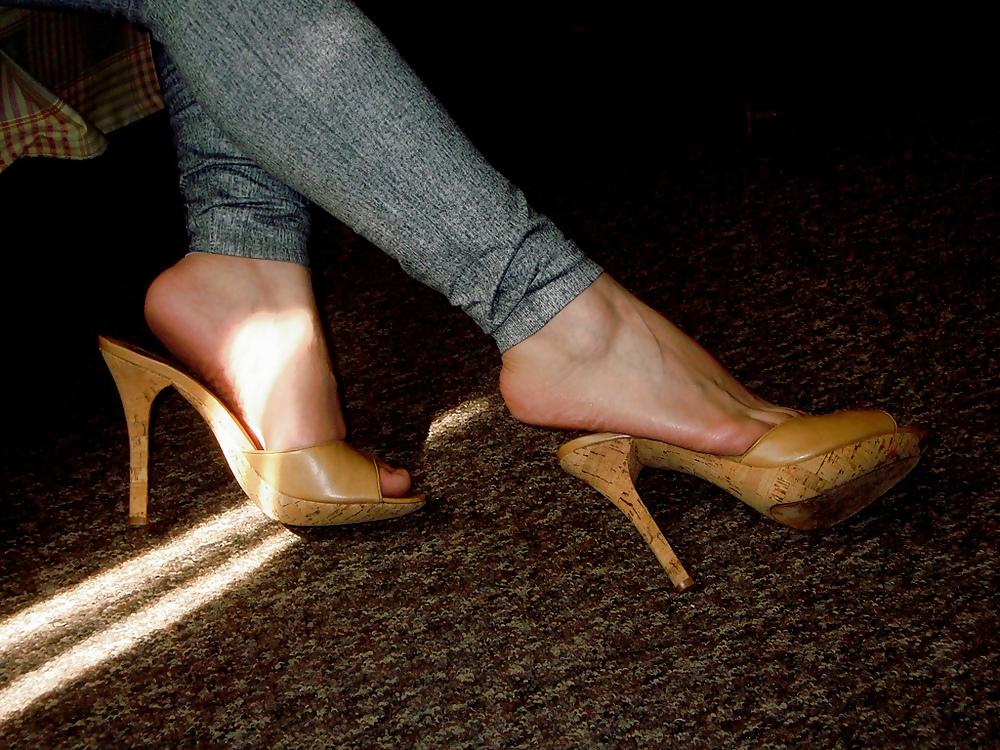 25P Sexy mexican feet
