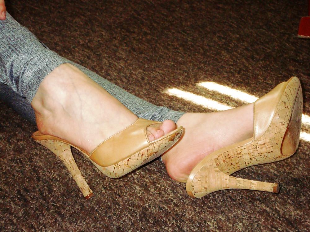 25P Sexy mexican feet