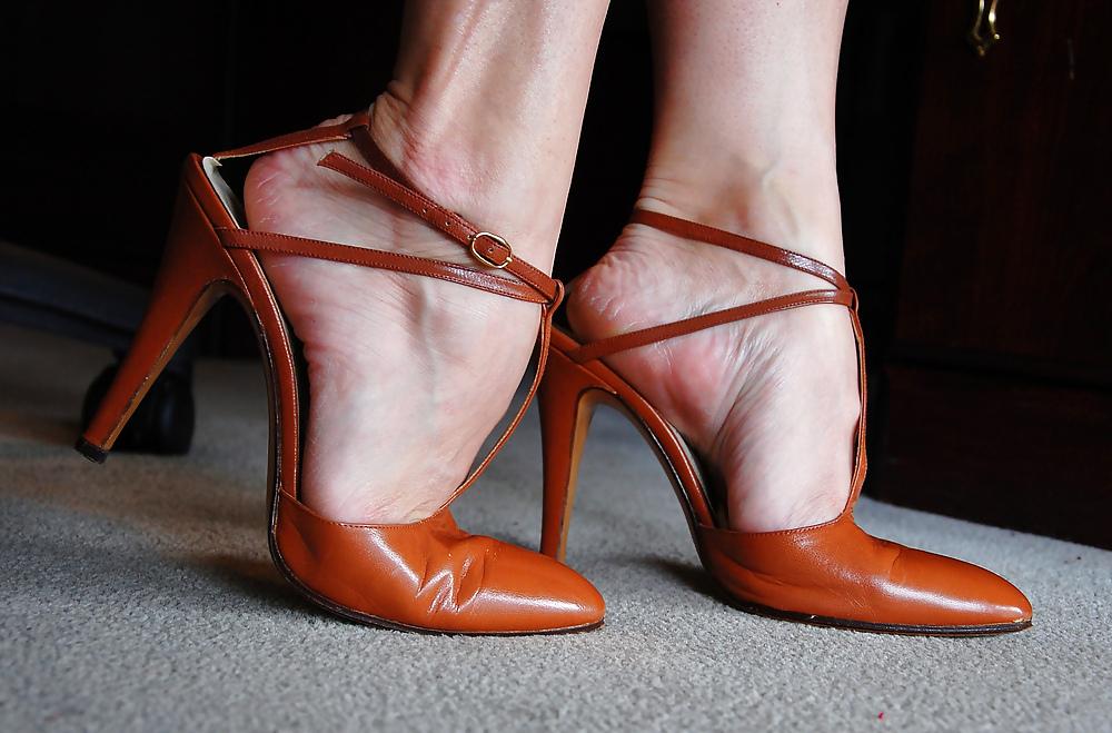 25P Beautiful feet in heels