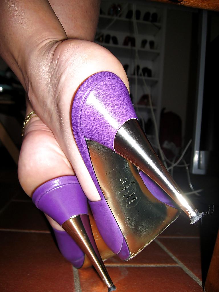 25P Beautiful feet in heels