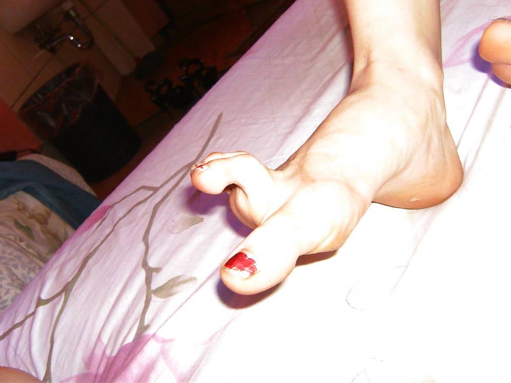 9P Aida 's Feet - Foot Model spreads long flexible toes