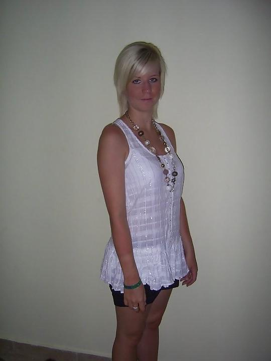 25P British blonde slut dirty danielle