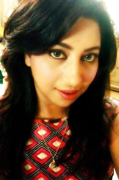 23P Pakistani biatch afsheen for big black cock