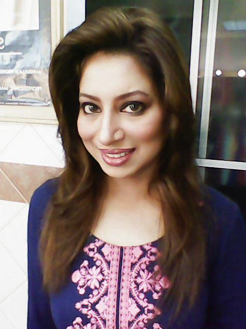 23P Pakistani biatch afsheen for big black cock
