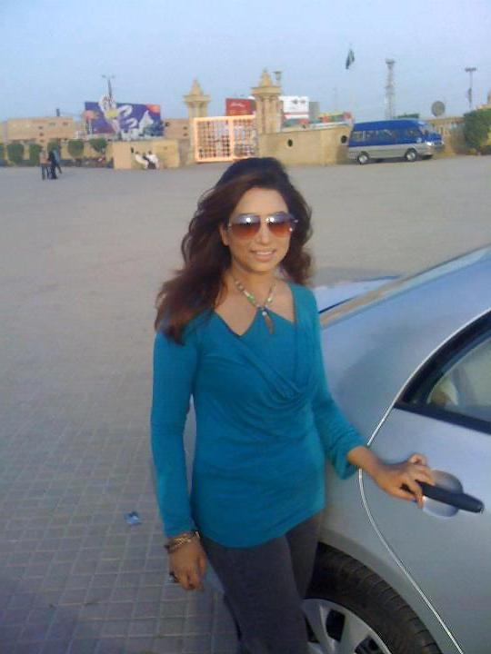 23P Pakistani biatch afsheen for big black cock