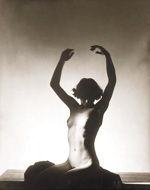 25P Art B&W gallery