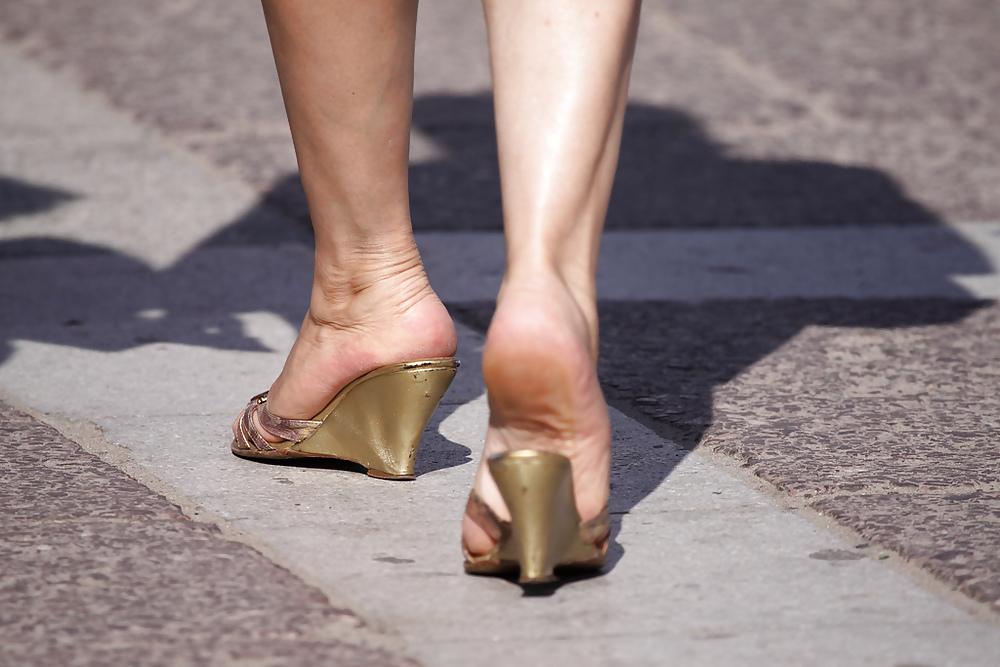 25P Feet & soles