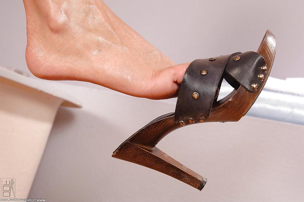 25P Feet & soles
