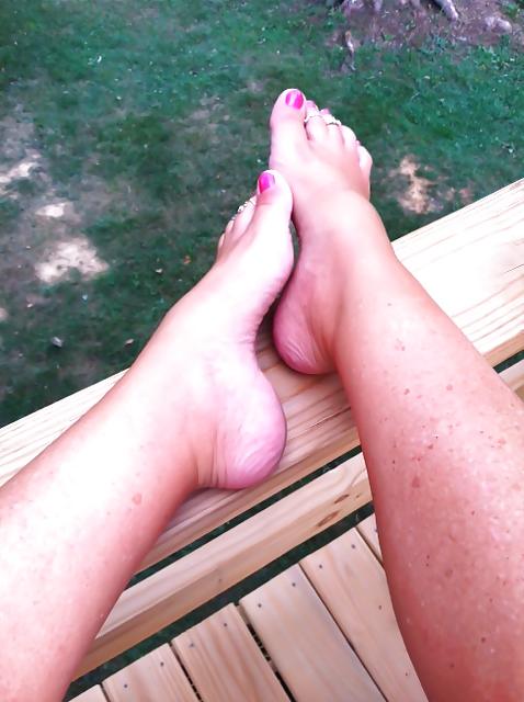 25P Feet & soles