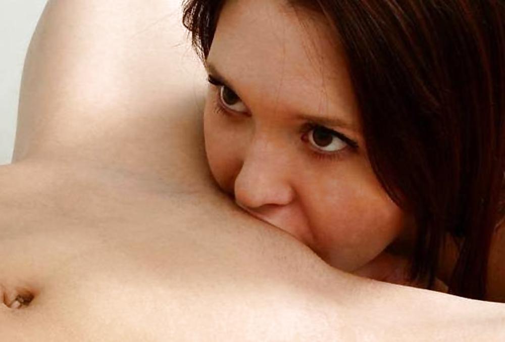 20P Up close pussy eating #3
