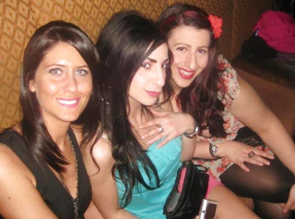 25P Big Tit Chubby Sondra In These Pics