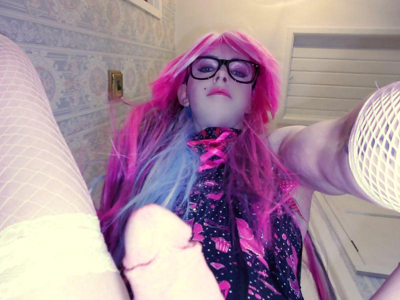 20P Tranny Supersatin Emo Goth Rock Bitch Part 3( naughty pics )