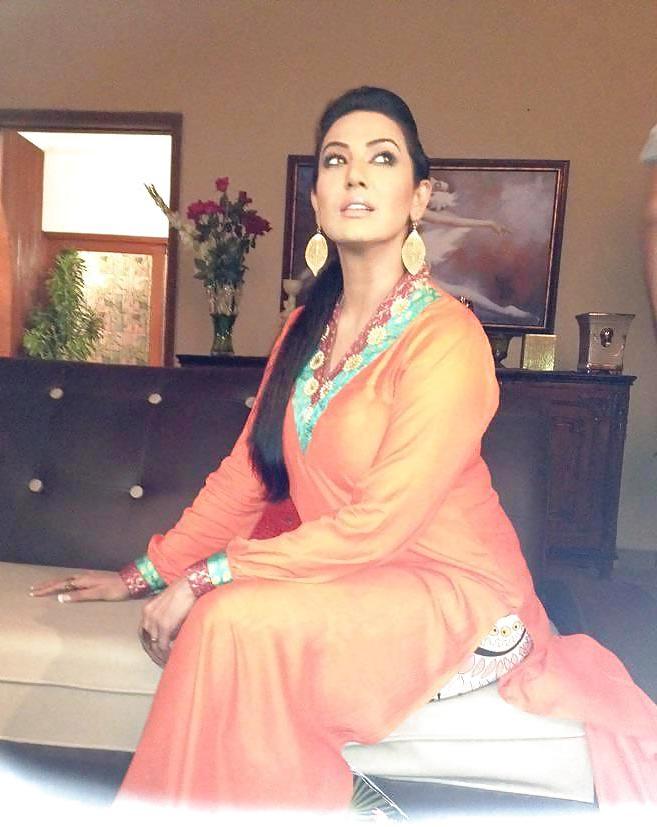 17P JUICY Paki Woman that MUST TRY BIG BLACK COCK