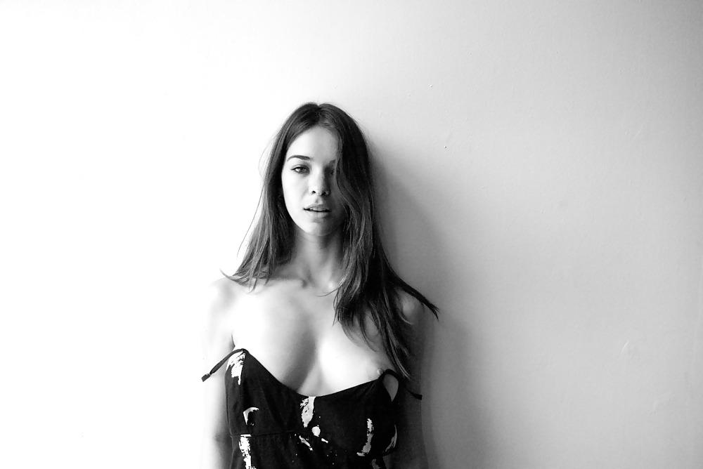 21P Artistic Mariana Almeida..