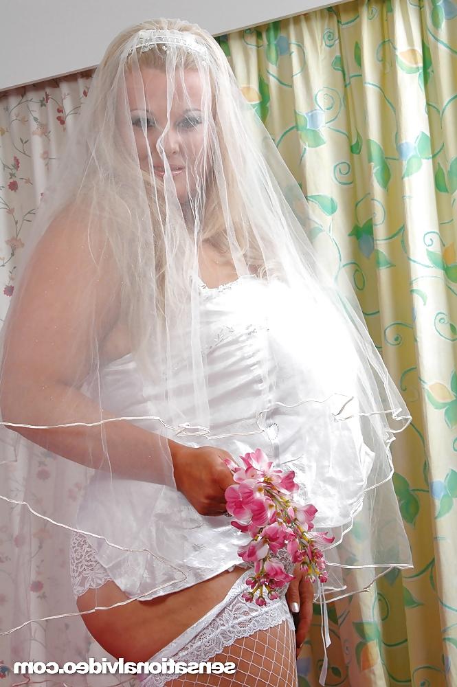 16P Stunning goddess bride kirstin