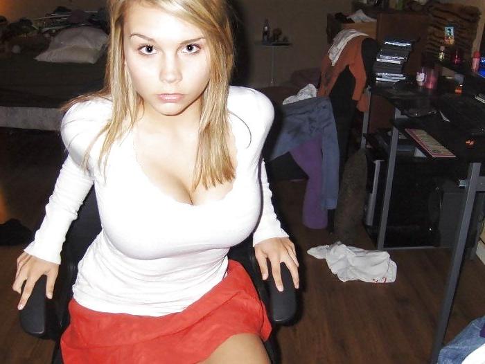 25P Huge female breast