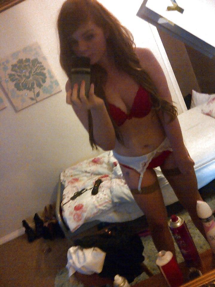 25P British hot non-nude girls.