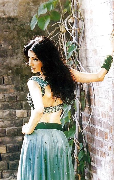 12P Sexiest Paki Bitch Natasha NO BLACK COCK wud want to MISS
