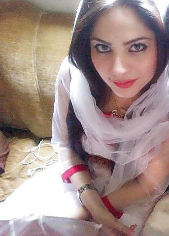 15P Paki bitch neelam that Big Black Cocks (BBC) MUST FUCK!