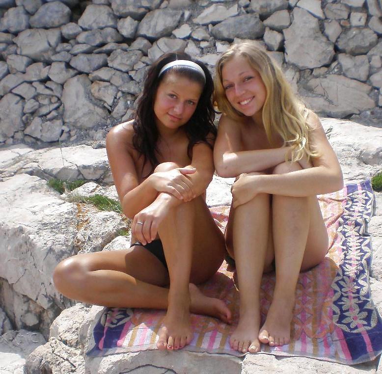 24P Beautiful Girls and their Sexy Feet 3