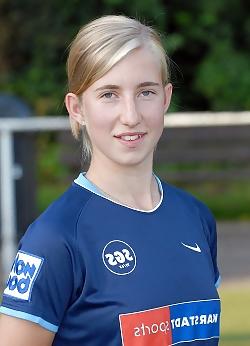 5P Julia Dickhaus die geile Soccer-Bitch E-mail vorhanden 