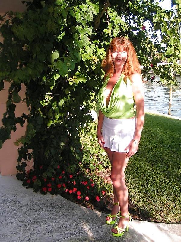 25P Hotlegs- amateur cute  redhead