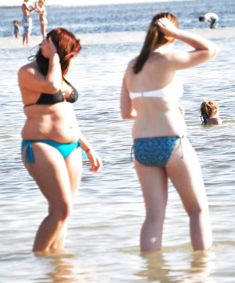 9P Two Chunky Tweens at the Beach