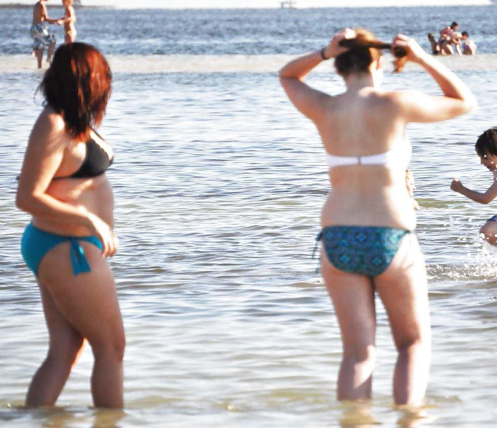 9P Two Chunky Tweens at the Beach