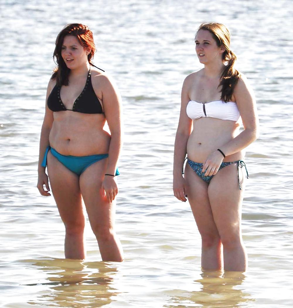 9P Two Chunky Tweens at the Beach