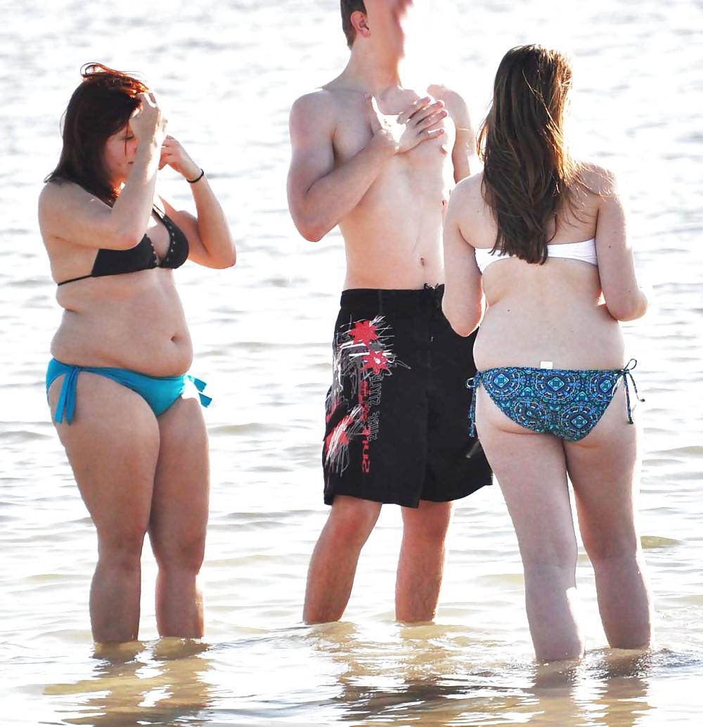 9P Two Chunky Tweens at the Beach