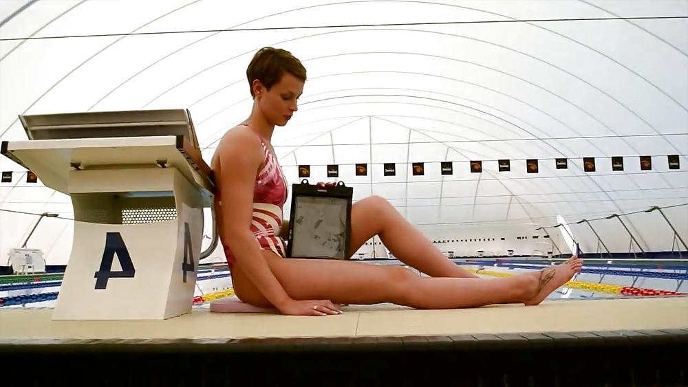 25P Federica Pellegrini Feet