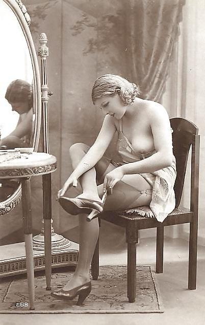 21P Vintage Erotic Photo Art 19 - Girls and Mirror