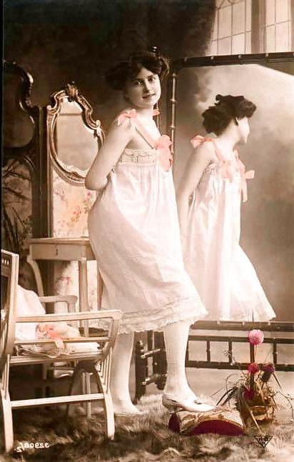 21P Vintage Erotic Photo Art 19 - Girls and Mirror