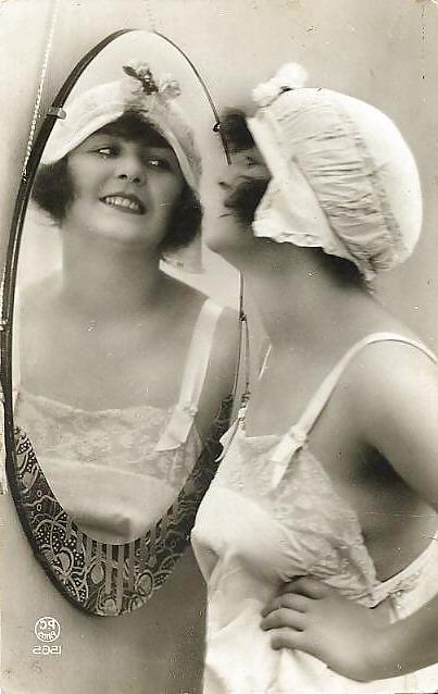 21P Vintage Erotic Photo Art 19 - Girls and Mirror