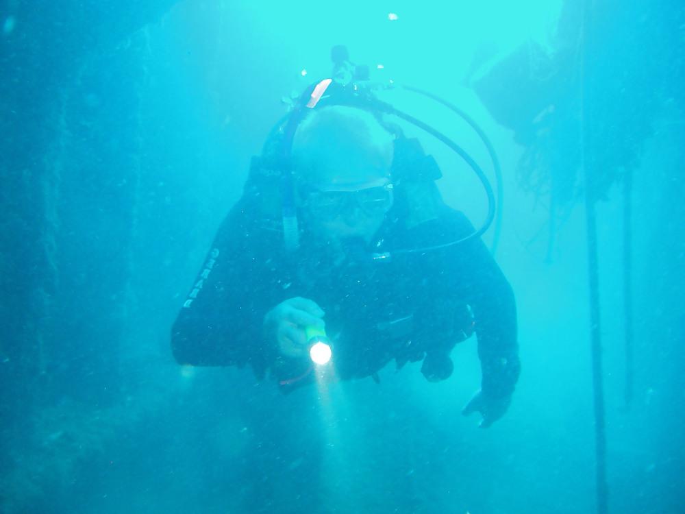 16P Diving